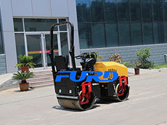 抓住特色打通渠道，全液壓小型壓路機(jī)廠家順利發(fā)展